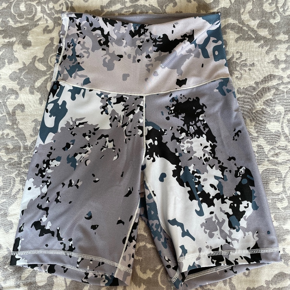 Ivysister Cameo Biker Shorts